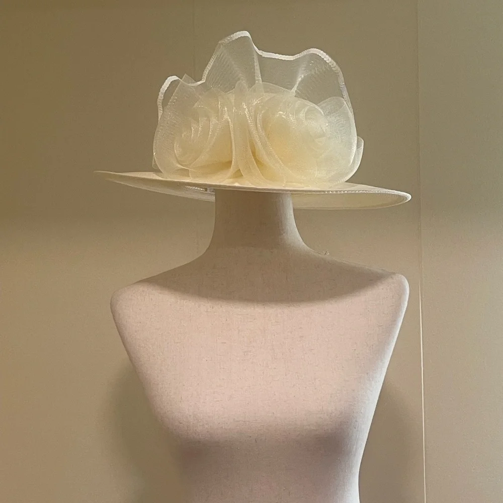NWT Kathy Jeanne Kettle Hat With Bow Church Wedding Derby Party Ivory One Size - Picture 3 of 11